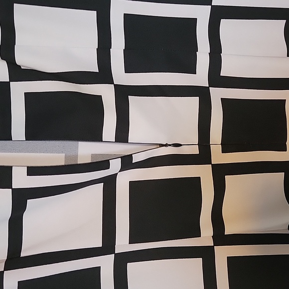 Dress - Picture 4 of 4